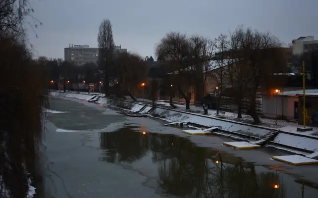 Podul Mitropolit Andrei Șaguna din Timișoara pe 5 ianuarie 2016 (6) (Canalul Bega și UVT)